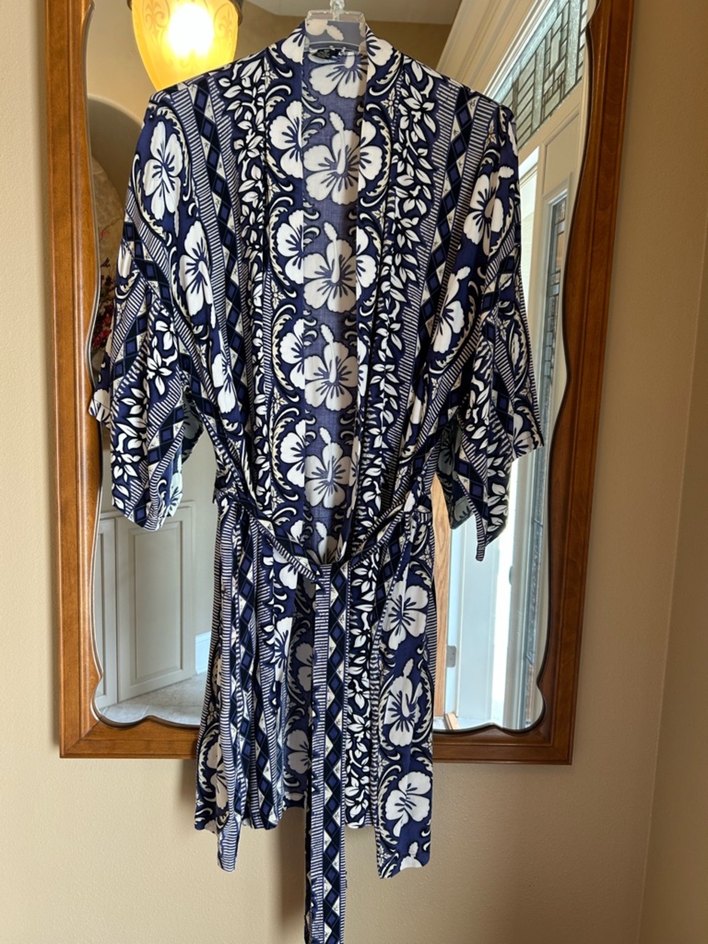 Navy & White Hawaiian Floral Kimono Robe